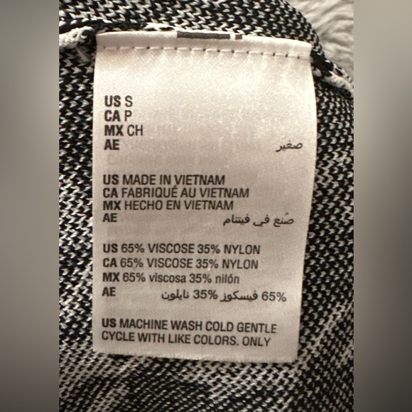 Stylish Black and White Houndstooth Skirt - Picture 4 of 4